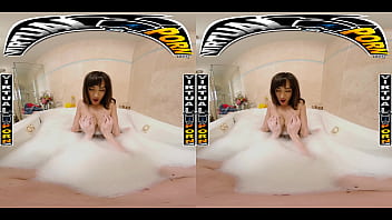 Virtual porn bath time with busty sasha pearl leads to the inevitable #pov