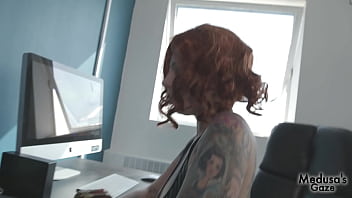 Black widows sting with scarlett love