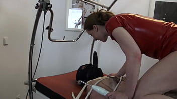 Latex milf alice use her fixed slave for her pleasure