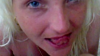 Blonde amateur sucking off boyfriend in real home video