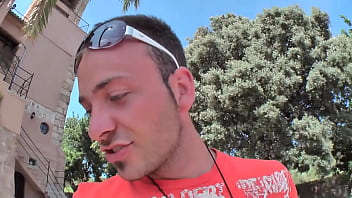 Teen turist meets a big cock and make her first porn