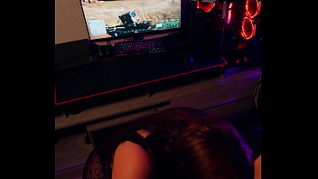 Training for the battlefield 6 launch but my friend came to call me to fuck her