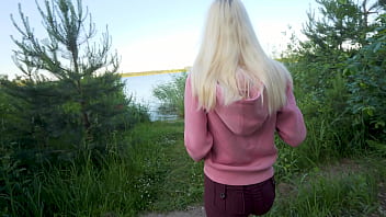 Hot blonde fit girl loves hiking and fucking in public outdoors