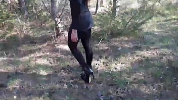 Preview milf walks in pantyhose and high heels