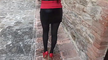 Preview milf walks in pantyhose and high heels