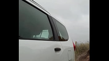 Esclave f dressée à la ceinture et à la pisse