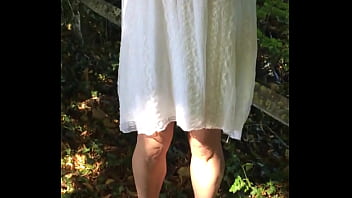 Esclave f dressée à la ceinture et à la pisse