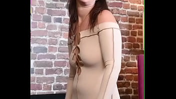 Shaking it in a little tan dress #shaking #bounce #dance #shakeit #wiggle