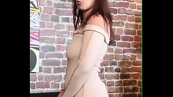 Shaking it in a little tan dress #shaking #bounce #dance #shakeit #wiggle