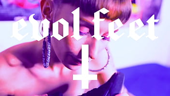 I can make you cum with my vans sneakers