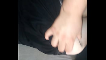 Эта киса любит ласки своего большого папы