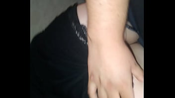 Эта киса любит ласки своего большого папы