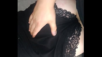 Эта киса любит ласки своего большого папы