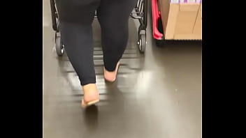 Leggings In Public thumbnail