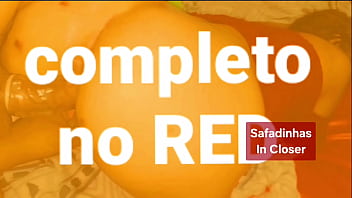 A garota delira dando o rabo