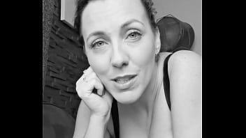 *téléphone moi et jouons à un jeu de rôle sois mon patron et je serai