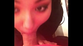 Diamond Gives Good Blowjob thumbnail