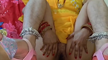 ससुर ने बहू को उसके कमरे में बिस्तर पर चोदा साफ हिंदी आबाज हिंदी अश्लील हरकतें