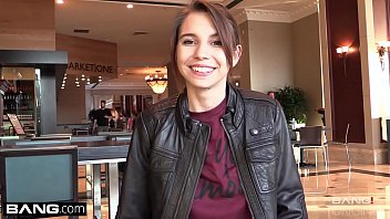 Flashing her pussy in a restaurant