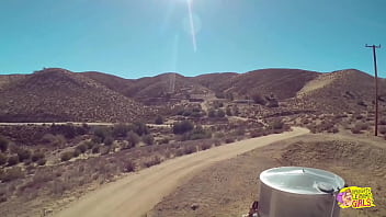 Hotties each out and finger each other outside