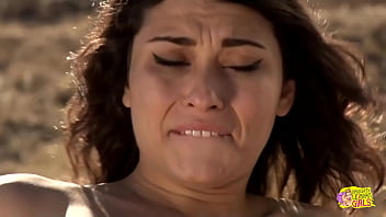 Hotties each out and finger each other outside