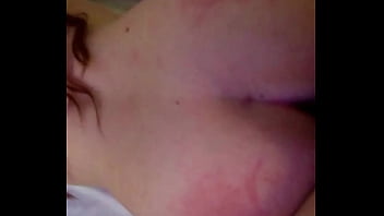 Peguei minha amiga brincando e entrei pra abrir a bunda dela