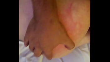 Peguei minha amiga brincando e entrei pra abrir a bunda dela