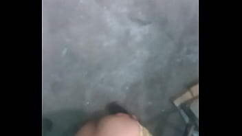 Enpeada latina muy puta quiere aumento sexo oral en