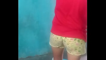 Enpeada latina muy puta quiere aumento sexo oral en