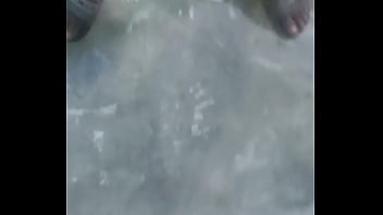 Enpeada latina muy puta quiere aumento sexo oral en