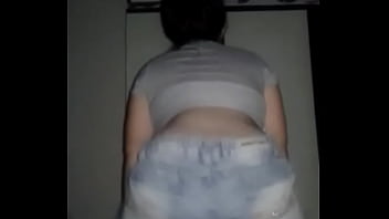 Dançando funk com cuzinho piscando