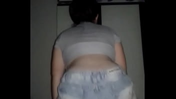 Dançando funk com cuzinho piscando