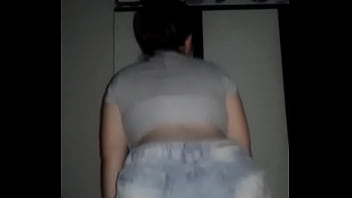 Dançando funk com cuzinho piscando