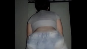 Dançando funk com cuzinho piscando