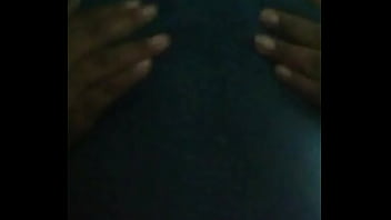 Masajeando mis tetas