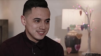 Playing truth or dare got really interesting today with my stepsister i dared her to show me her pussy and well she did and much more than that