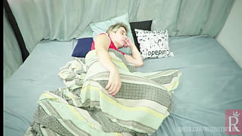 Pov presente do marido corno gift from the cuckolded husband