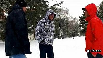 Cute teen amateur gives an amazing suck & fuck