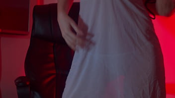 Horny milf love to tease