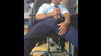 Uma pausa no trabalho para a clausula da punheta