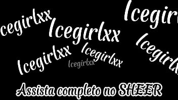 Esfreguei o pau dele ate ele gozar no meu peitinho gostoso assista completo no sheer