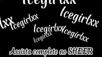 Esfreguei o pau dele ate ele gozar no meu peitinho gostoso assista completo no sheer