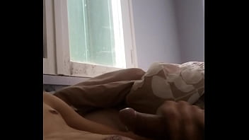 Flaco Tocando Su Pene thumbnail