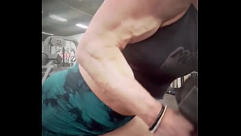 Strong af yet graceful #goals hope you’re having an awesome saturday