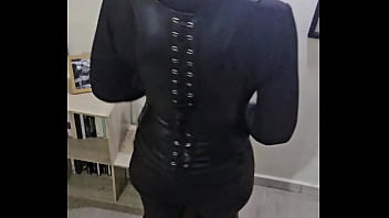 Tu aime le cuire moi jadore tu pense quoi de ma tenue