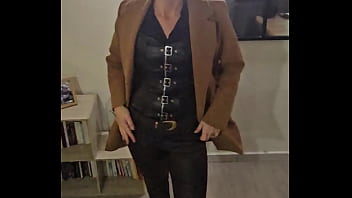 Tu aime le cuire moi jadore tu pense quoi de ma tenue