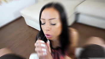 Caramella del x earns extra credit with her holes