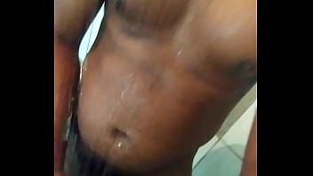 Relaxando no chuveiro