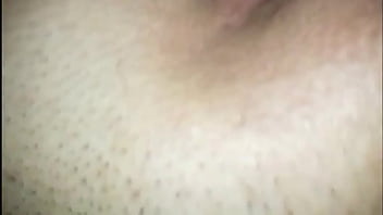 Esposa gostosa e exibicionista tomando gozada no cu e na buceta e filmando pro marido corno creampie anal