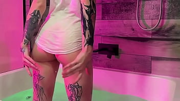 ** clip available **slow motion ass jiggling & wet t shirt dunking included available on #manyvids & #clips4 ** clip available **slow motion ass jiggling & wet t shirt dunking included available on #manyvids & #clips4